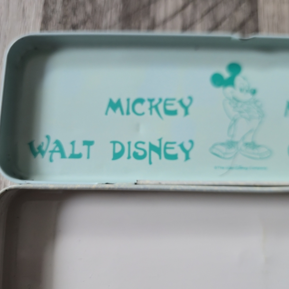 Disney Vintage 90s Mickey Minnie Mouse Tin Pencil Case Heart Graphic Rare Ellon - Picture 9 of 11